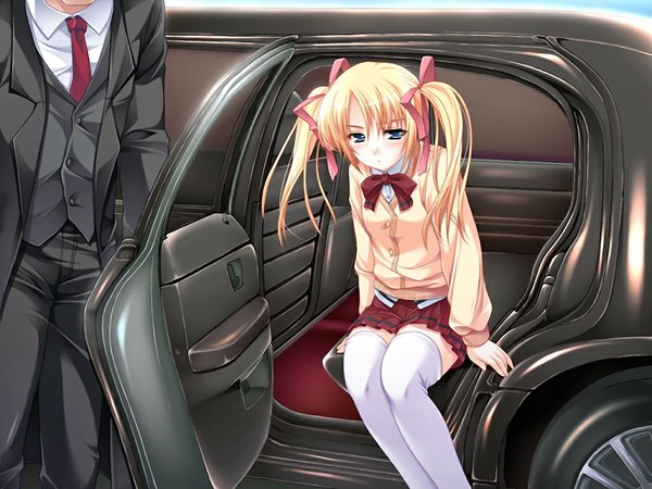 Anime picture 1024x768 with chaste chase! sebe elen araki maki blue eyes blonde hair twintails game cg car interior girl thighhighs white thighhighs serafuku ground vehicle car