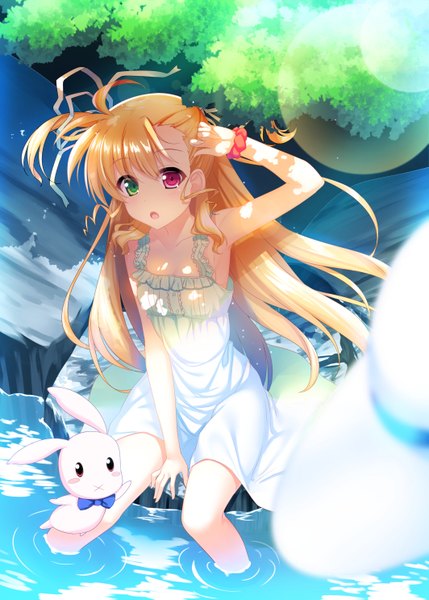 Anime picture 1063x1485 with mahou shoujo lyrical nanoha takamachi vivio raiou single long hair tall image looking at viewer fringe open mouth blonde hair sitting green eyes ahoge bent knee (knees) pink eyes from above sunlight shadow heterochromia hand on head