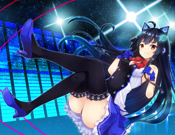 Anime picture 1000x774 with original cradle (2849) single long hair looking at viewer light erotic black hair smile red eyes girl thighhighs dress gloves black thighhighs speakers