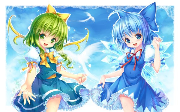 Anime picture 1600x1000 with touhou cirno daiyousei grandia bing blush short hair open mouth blue eyes wide image multiple girls green eyes blue hair ahoge green hair one side up girl dress bow 2 girls hair bow
