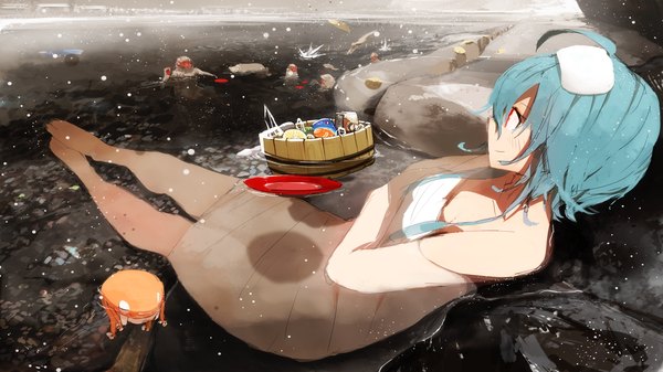 Anime picture 1500x844 with original siirakannu single fringe short hair breasts red eyes wide image bare shoulders ahoge barefoot from above aqua hair wet snowing winter girl animal water food