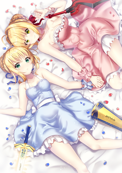 Anime picture 1771x2498 with fate (series) fate/extra artoria pendragon (all) saber nero claudius (fate) (all) nero claudius (fate) ichiren namiro tall image looking at viewer fringe highres short hair breasts blonde hair smile bare shoulders multiple girls green eyes yellow eyes cleavage