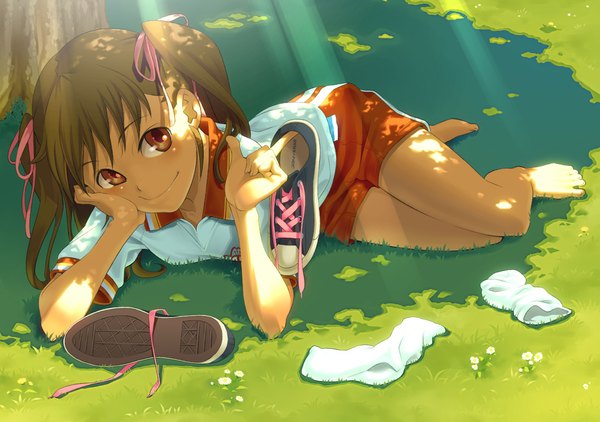 Anime picture 1136x800 with original pairan single short hair smile red eyes brown hair twintails barefoot shadow on side head rest shoes removed uniform bow hair bow socks shoes shorts boots