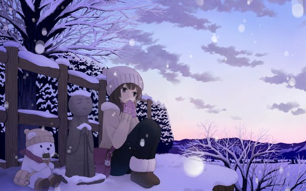 Anime picture 1680x1050 with original fujino iro single long hair short hair black hair brown hair wide image sitting brown eyes sky cloud (clouds) black eyes city evening snowing sunset winter snow mountain