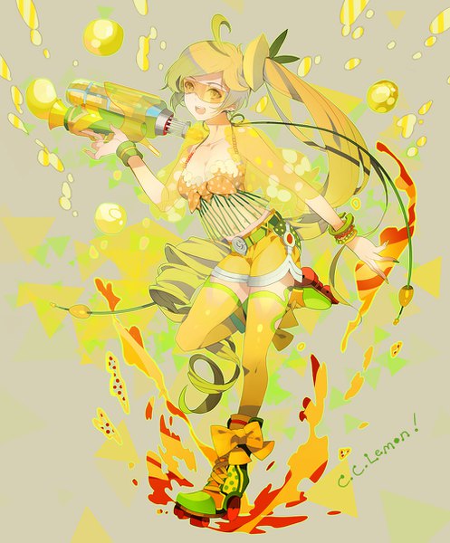 イラスト 1000x1207 と オリジナル c.c. lemon c.c. lemon (character) flowerchorus ソロ 長身像 開いた口 金髪 立つ 黄色眼 cleavage 全身 アホ毛 bent knee (knees) very long hair nail polish grey background 絶対領域 copyright name サイドポニーテール