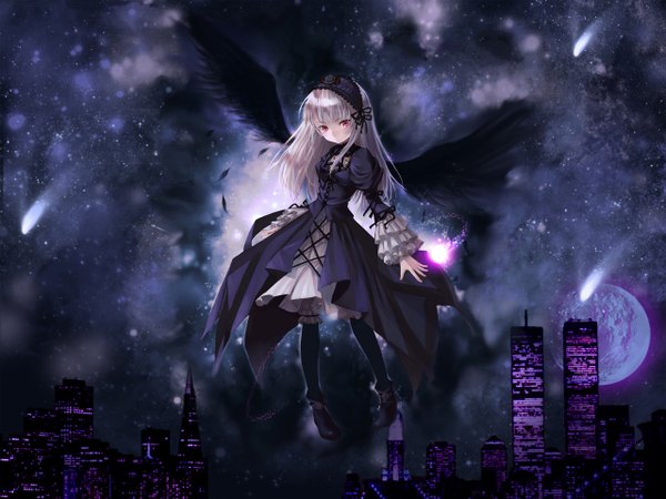 Anime picture 1280x960 with rozen maiden suigintou kishida mel single long hair looking at viewer fringe red eyes silver hair full body blunt bangs wallpaper black wings girl dress wings frills building (buildings) moon feather (feathers)