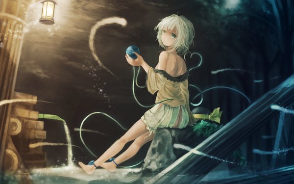 Anime picture 1980x1238 with touhou komeiji koishi pupil g single looking at viewer highres short hair blue eyes light erotic blonde hair sitting bare shoulders holding looking back barefoot arm up hat removed headwear removed girl water