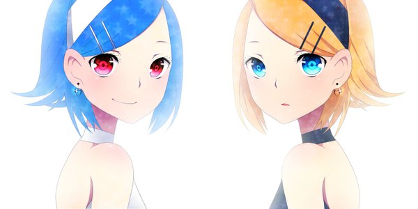 Anime picture 1600x800 with vocaloid kagamine rin achiki looking at viewer short hair blue eyes blonde hair simple background smile wide image white background bare shoulders multiple girls blue hair pink eyes dual persona girl hair ornament 2 girls earrings