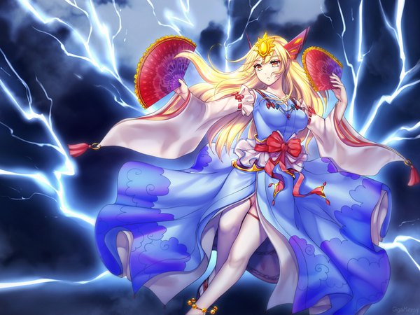 Anime picture 1000x750 with original gigamessy single long hair fringe blonde hair hair between eyes holding payot looking away sky cloud (clouds) full body traditional clothes parted lips japanese clothes wind wide sleeves orange eyes spread arms