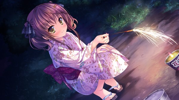 Anime picture 1280x720 with natsu no iro no nostalgia moonstone orikuchi miu yamakaze ran single blush short hair smile brown hair wide image yellow eyes game cg traditional clothes japanese clothes night girl bow hair bow kimono