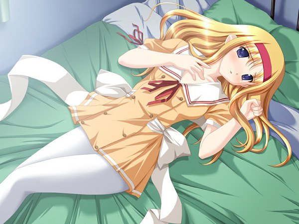 Anime picture 1024x768 with alto miharu - alto another story wakana chitose long hair blue eyes blonde hair game cg girl serafuku bed
