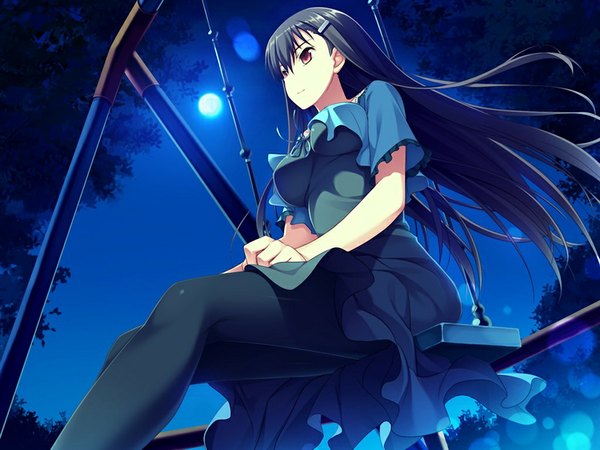 Anime picture 1024x768 with worlds and world's end yazama fumika amakura single long hair black hair red eyes game cg night girl plant (plants) tree (trees) moon swing