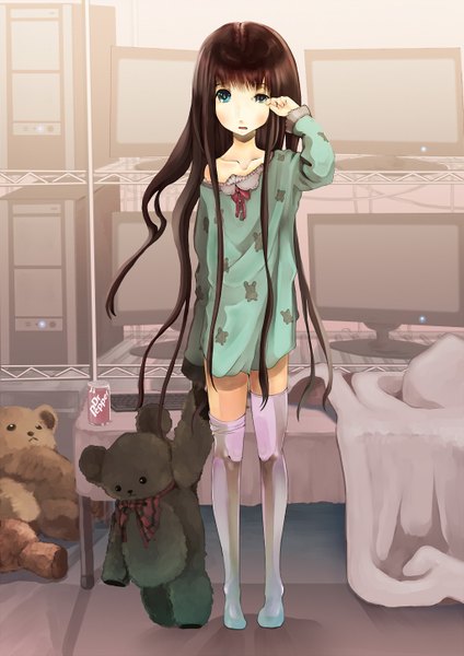 Anime picture 1024x1448 with kamisama no memochou shionji yuuko (alice) tokoroten (hmmuk) single long hair tall image blue eyes black hair loli product placement girl thighhighs white thighhighs toy stuffed animal teddy bear