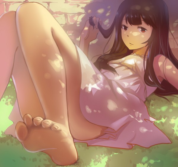 Anime picture 1600x1500 with original exe336 single long hair looking at viewer fringe light erotic black hair red eyes lying barefoot shadow on back legs girl dress plant (plants) white dress grass toes