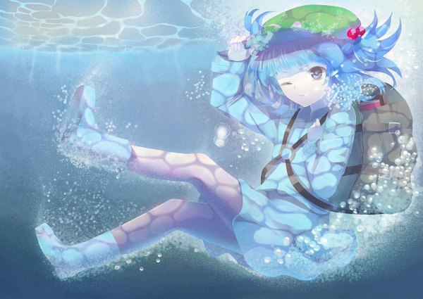 Anime picture 1300x921 with touhou kawashiro nitori chirosuke (artist) single short hair blue eyes blue hair one eye closed wink underwater girl bag bubble (bubbles) flat cap