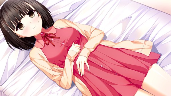 Anime picture 1280x720 with endless dungeon shirasagi miko single short hair black hair wide image brown eyes game cg lying light smile girl dress bed