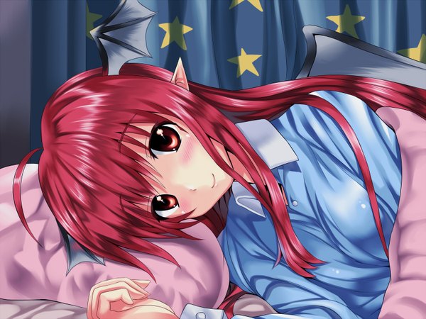 Anime picture 1500x1125 with touhou koakuma arudehido single long hair blush red eyes ahoge red hair pointy ears head wings girl pillow star (symbol)