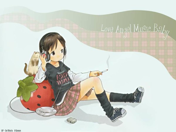 Anime picture 1024x768 with ichigo mashimaro itou nobue jpeg artifacts food headphones berry (berries) cigarette strawberry ferret