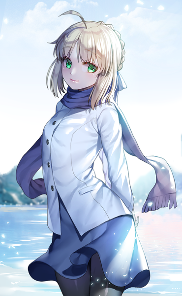 Anime picture 800x1295 with fate (series) fate/stay night artoria pendragon (all) saber ruhee single tall image looking at viewer short hair blonde hair smile green eyes sky cloud (clouds) ahoge outdoors long sleeves blurry depth of field glowing