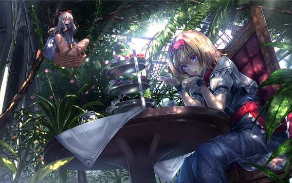 Anime picture 1595x1000 with touhou alice margatroid shanghai ryosios long hair short hair blue eyes blonde hair red eyes sitting multiple girls revision girl dress flower (flowers) bow 2 girls plant (plants) hair bow tree (trees)