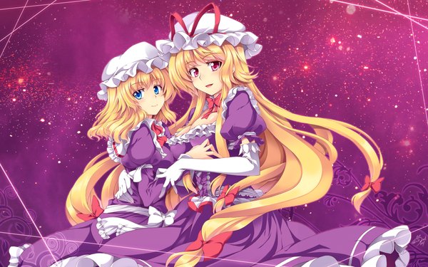 Anime picture 1920x1200 with touhou yakumo yukari maribel hearn windart long hair looking at viewer highres short hair blue eyes blonde hair smile red eyes wide image multiple girls girl dress gloves bow 2 girls hair bow