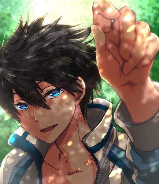 Anime picture 780x900 with free! kyoto animation nanase haruka (free!) justamomen single tall image looking at viewer fringe short hair open mouth blue eyes black hair smile hair between eyes arm up from above open jacket shaded face green background spiked hair