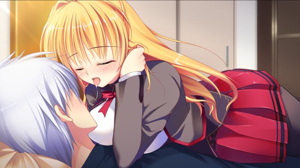 Anime picture 2560x1440 with manatsu no yoru no yuki monogatari kagamatsuri koromo mikeou long hair blush highres short hair blonde hair wide image game cg white hair lying eyes closed kiss girl boy uniform school uniform