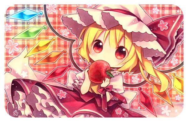 Anime picture 1000x649 with touhou flandre scarlet kagami leo single blush short hair blonde hair red eyes one side up border chibi girl wings bonnet fruit apple