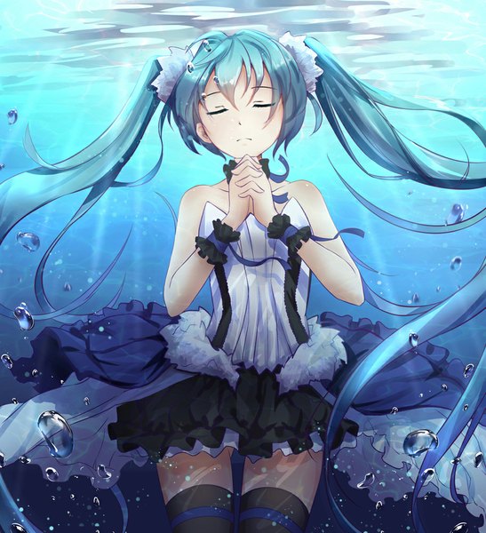 Anime picture 913x1000 with 7th dragon vocaloid hatsune miku byakuya reki single tall image twintails bare shoulders eyes closed very long hair aqua hair underwater girl thighhighs dress black thighhighs bubble (bubbles)