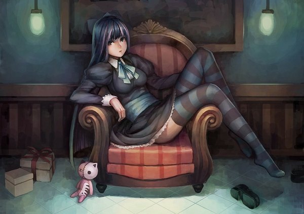 Anime picture 1024x723 with panty & stocking with garterbelt anarchy stocking honekoneko dominic (pixiv) single looking at viewer fringe breasts black hair sitting brown eyes bent knee (knees) very long hair no shoes zettai ryouiki frilly skirt girl thighhighs dress bow