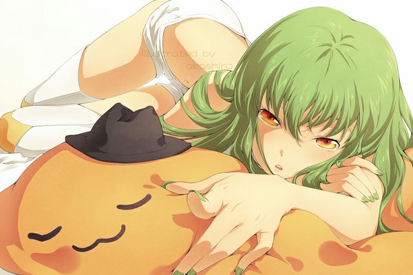 Anime picture 800x533 with code geass sunrise (studio) c.c. aka-shiro long hair looking at viewer fringe open mouth light erotic bare shoulders yellow eyes bent knee (knees) lying nail polish green hair bare belly pointing girl hat shorts