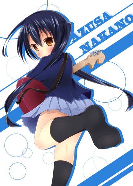 Anime picture 1295x1812 with k-on! kyoto animation nakano azusa kyohei single long hair tall image blush black hair brown eyes looking back loli girl socks serafuku black socks musical instrument guitar