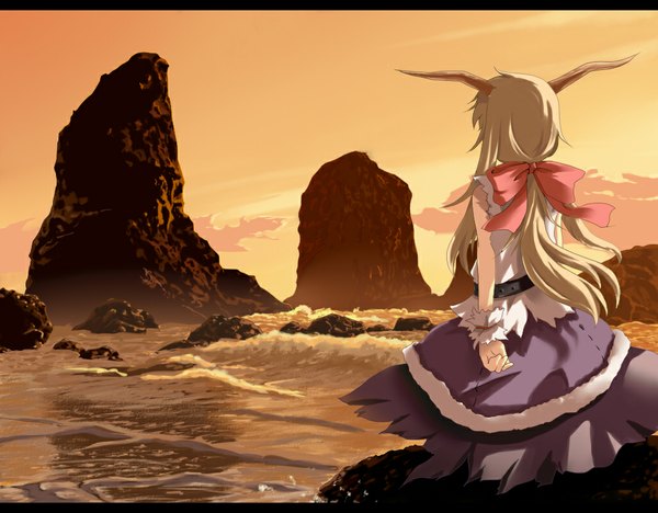 Anime picture 1024x800 with touhou ibuki suika nejime single long hair blonde hair horn (horns) from behind rock girl dress bow water