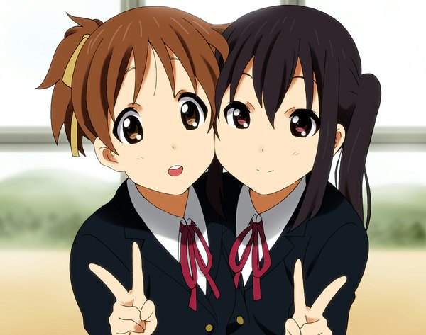 Anime picture 1032x814 with k-on! kyoto animation nakano azusa hirasawa ui black hair smile brown hair twintails multiple girls victory girl 2 girls