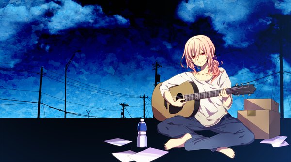 Anime picture 1500x839 with utau gahata mage toudou charo single long hair looking at viewer fringe smile red eyes wide image sitting holding pink hair sky cloud (clouds) bent knee (knees) barefoot night no shoes night sky