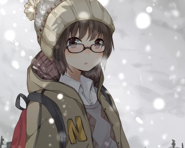 Anime picture 1280x1024 with amagami tachibana miya pun2 single blush short hair open mouth black hair brown eyes snowing winter snow open collar girl glasses cap backpack winter clothes