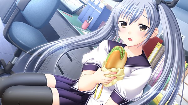 Anime picture 1024x576 with papa love (game) single long hair open mouth wide image sitting twintails yellow eyes game cg grey hair girl thighhighs uniform black thighhighs school uniform food