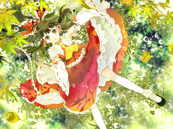 Anime picture 1280x960 with touhou hakurei reimu 119 single long hair brown hair brown eyes miko girl skirt bow plant (plants) hair bow detached sleeves water leaf (leaves) skirt set