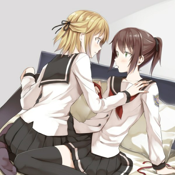 Anime picture 890x890 with original takeuchi aya blush fringe short hair open mouth blonde hair brown hair multiple girls holding ponytail indoors pleated skirt fingernails arm support zettai ryouiki mouth hold shoujo ai face to face girl