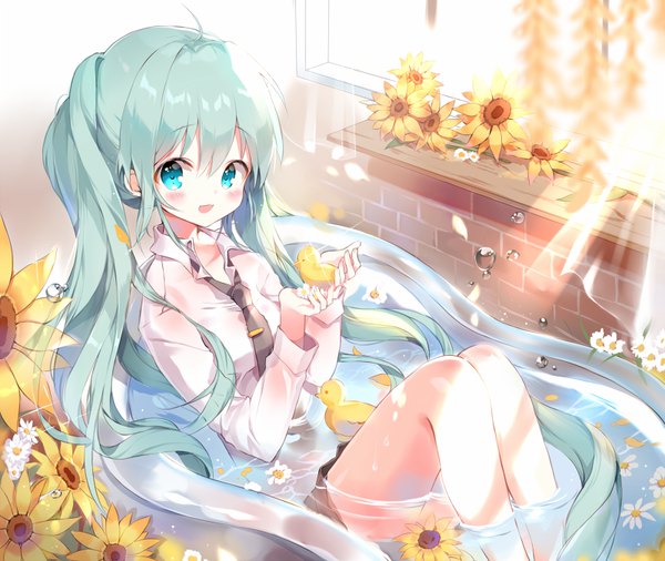 Anime picture 800x675 with vocaloid hatsune miku b rock single looking at viewer blush fringe open mouth smile hair between eyes holding ahoge bent knee (knees) very long hair :d aqua eyes sunlight aqua hair bare legs partially submerged