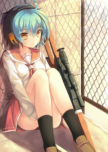 Anime picture 800x1131 with hidan no aria reki (hidan no aria) dreamlight2000 single tall image short hair sitting yellow eyes green hair girl skirt weapon school uniform socks headphones gun black socks