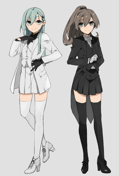 Anime picture 952x1400 with kantai collection suzuya heavy cruiser kumano heavy cruiser hita (hitapita) long hair tall image simple background smile brown hair standing multiple girls bent knee (knees) ponytail aqua hair grey background grey eyes hand on hip girl thighhighs gloves