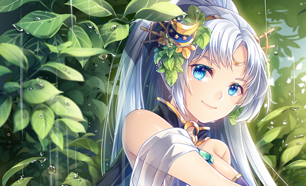 Anime picture 1251x765 with sid story diana (sid story) silverbin single long hair looking at viewer fringe breasts blue eyes smile wide image sitting bare shoulders payot silver hair ponytail shiny skin outstretched arm rain girl