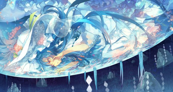 Anime picture 1350x723 with touhou hinanawi tenshi yayin (yayin233) single long hair fringe red eyes wide image blue hair looking away blue background underwater girl dress water white dress bubble (bubbles)