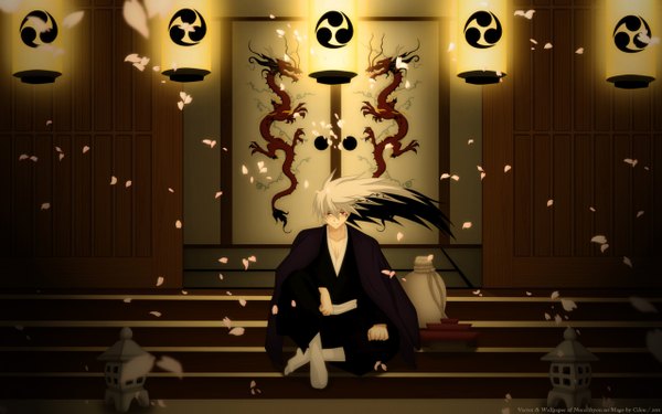 Anime picture 2560x1600 with nurarihyon no mago nura rikuo single long hair looking at viewer highres black hair red eyes wide image sitting white hair traditional clothes japanese clothes multicolored hair two-tone hair boy petals kimono cape lantern