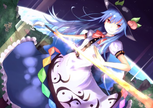 Anime picture 1146x810 with touhou hinanawi tenshi kokotetsu single long hair smile red eyes blue hair girl dress weapon hat sword fruit peach hisou no tsurugi