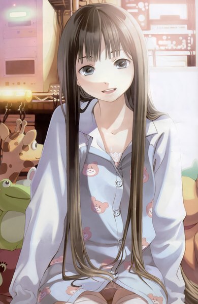 Anime picture 2224x3421 with kamisama no memochou shionji yuuko (alice) kishida mel single long hair tall image highres blue eyes black hair loli girl toy stuffed animal pajamas giraffe