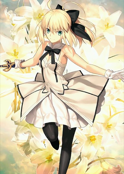 Anime picture 819x1152 with fate (series) fate/stay night fate/unlimited codes type-moon artoria pendragon (all) saber saber lily takeuchi takashi single long hair tall image looking at viewer fringe blonde hair smile standing holding green eyes sky cloud (clouds)