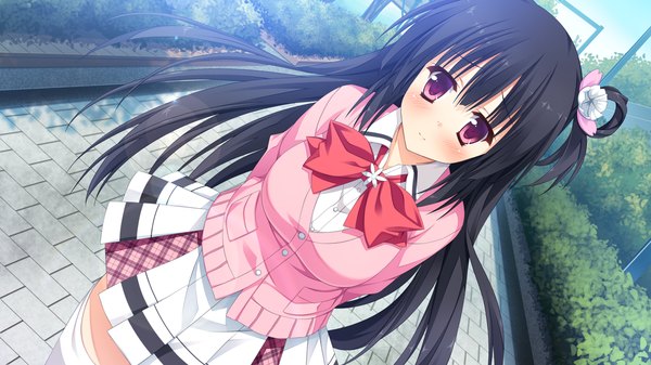 Anime picture 1280x720 with koishiki manual hikage honoka saeki nao single long hair blush breasts black hair smile red eyes wide image large breasts game cg sky hands behind back girl thighhighs skirt hair ornament bow