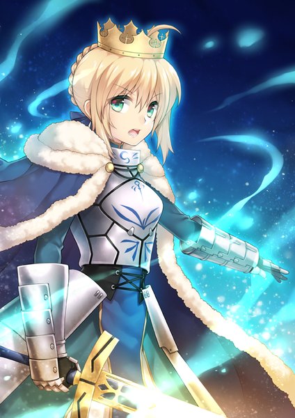 Anime picture 600x848 with fate (series) fate/stay night type-moon artoria pendragon (all) saber fuya (tempupupu) single tall image fringe short hair open mouth blonde hair standing green eyes girl weapon sword armor cape crown